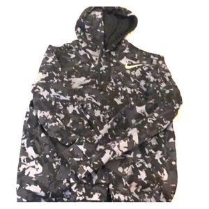 Nike camo xl therma fit hoodie